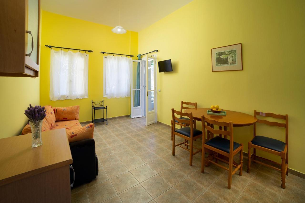 Spertos Apartments Ormos  Exterior photo
